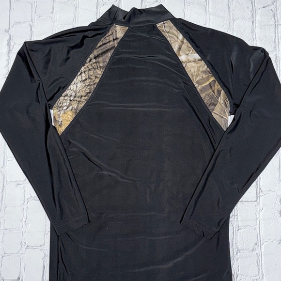 Outfitters Ridge DriFit Camo and Black Activewear Top - Picture 3 of 3